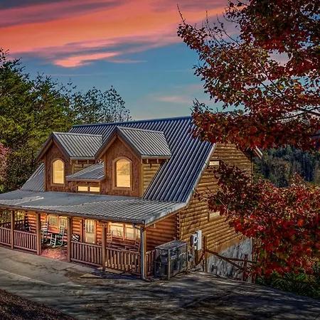 Bearfoot Pines - True Log Cabin - Wi-Fi, Hot Tub, Fishing, Deck With Views! - Mins To Pf